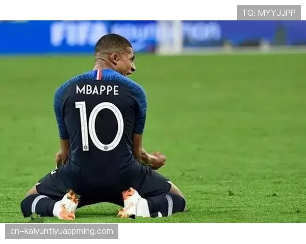 模拟犯规为何会被判黄牌？裁判如何识别假摔动作