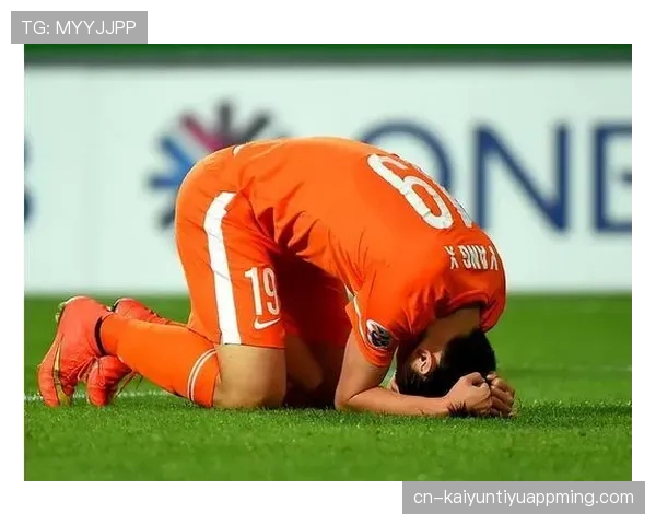 有利原则在足球判罚中如何平衡公平与竞赛节奏？