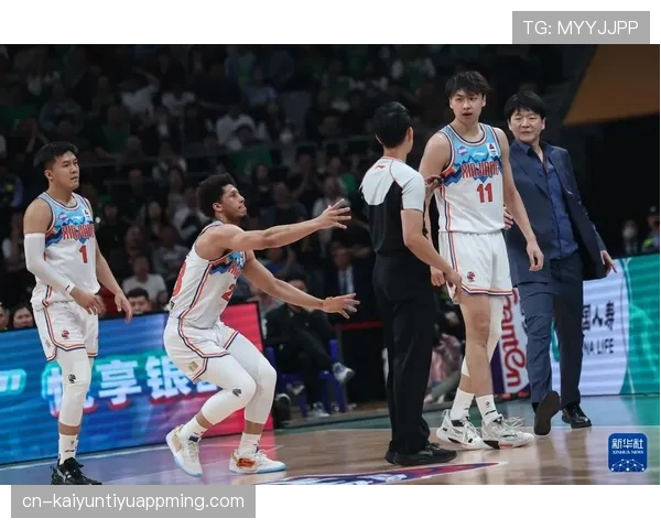 篮球比赛中球员犯规离场规则详解：六次犯规真的会被罚下场吗？